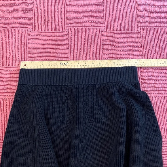 GAP women’s XL heavy knit Black above the knee Skirt - Picture 6 of 10